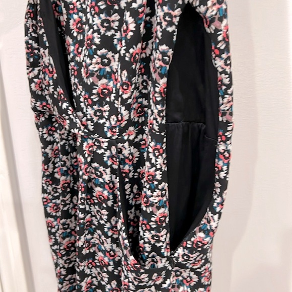 Express Floral Print Romper Shorts with pockets in Size 2 - Picture 4 of 9